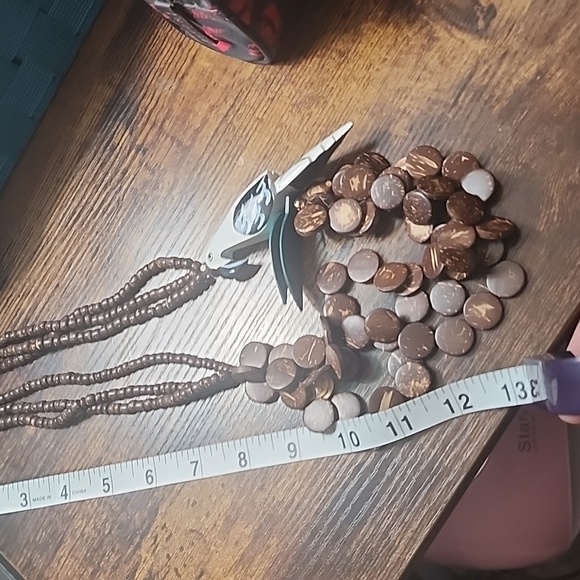 Coconut shell bird necklace - Picture 4 of 4